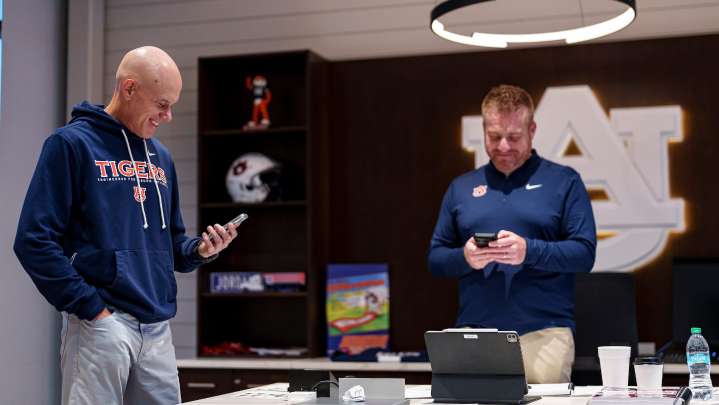 Auburn football coaching staff tracker: Charting Alex Golesh's hires