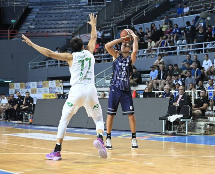 Primero sufrió, después goleó: Peñarol venció a Atenas de Córdoba