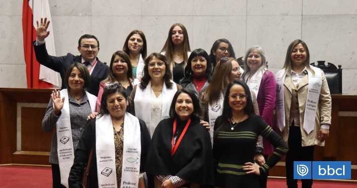 Conforman nuevo gremio de profesores: "No vamos a apoyar a ninguna alternativa de la izquierda"