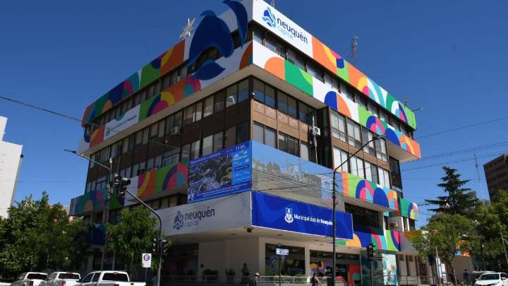 Denunciaron por presunta estafa a una ex funcionaria municipal de Neuquén