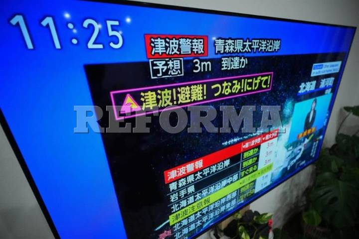 Sacude sismo de 7.6 a Japón; emiten alerta de tsunami