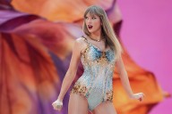 El video viral del momento en que Taylor Swift le entregó un bono de 197 millones de dólares al equipo de The Eras Tour
