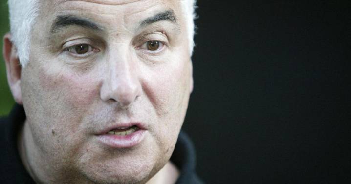 Mitch Winehouse ‘a bully’ who knew about ownership of auction items, court told