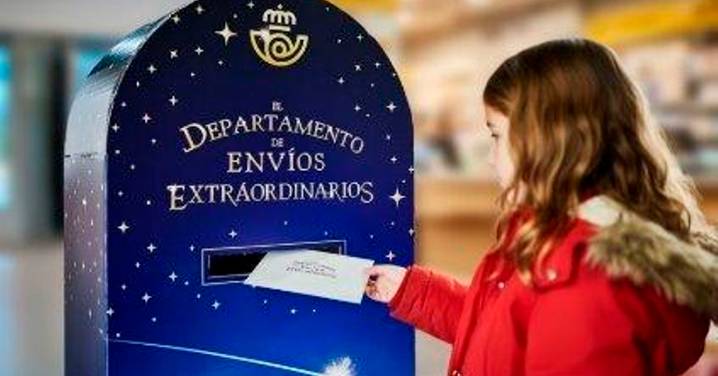 Los buzones mágicos de Correos para las cartas de Papá Noel y los Reyes ya están en 25 oficinas de Málaga