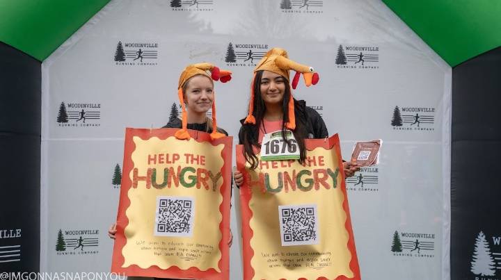 Inglemoor sophomores use 5k run to raise money for the Woodinville Storehouse food bank