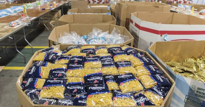 Giving Tuesday: Number of Canadian donations declining