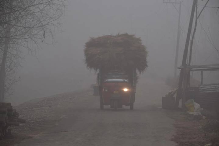 Air quality turns ‘severe’ as AQI nears 300 in Kashmir valley