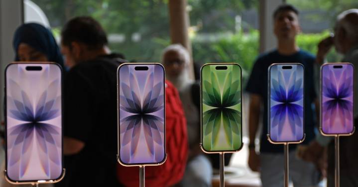 India’s government backs down after Apple refuses order to preinstall app