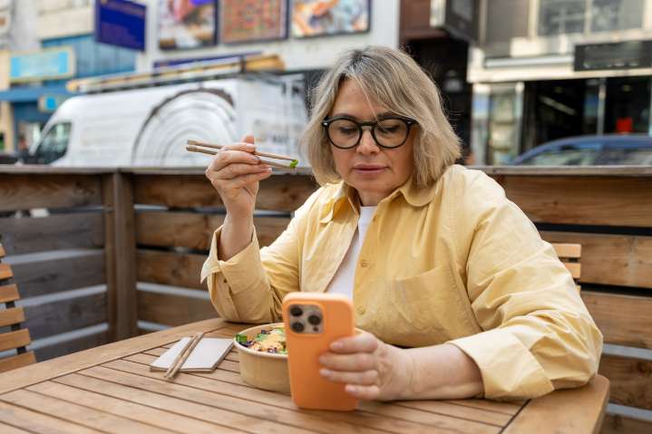 Dear Annie: I was the target of my children’s ‘just the kids’ group chat