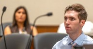 El hombre acusado del crimen del activista conservador Charlie Kirk comparece ante un tribunal