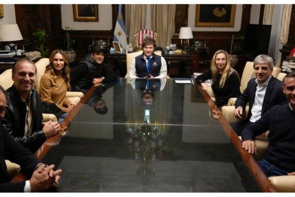 Del fútbol al polo: Javier Milei con Aldolfo Cambiaso en la Rosada