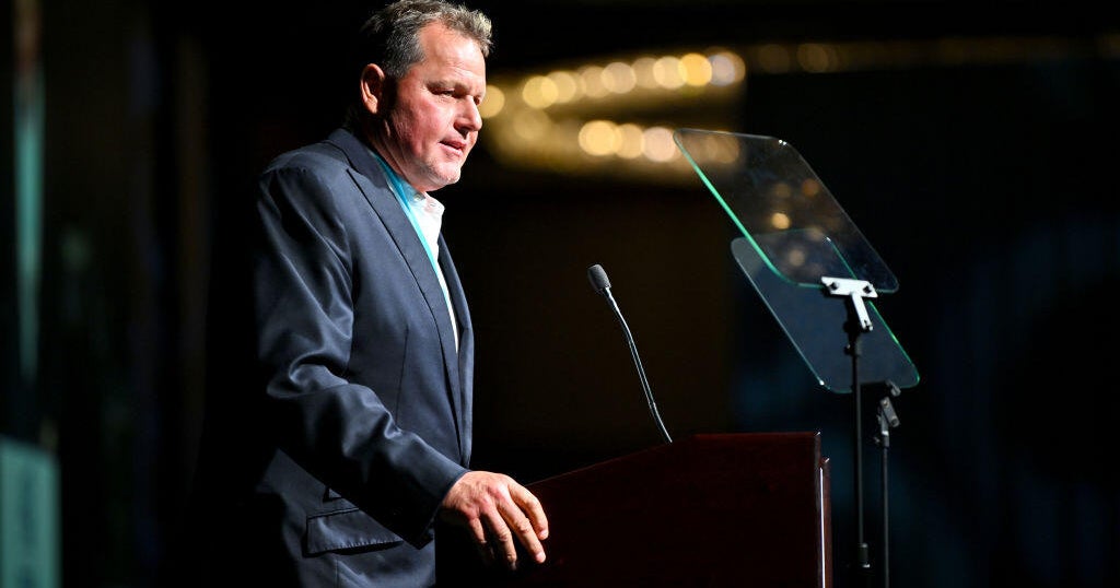 Trump calls on Baseball Hall of Fame to admit Roger Clemens