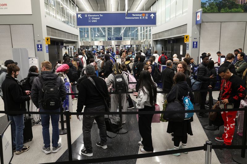 US screened record 3.13 million airline passengers on Sunday