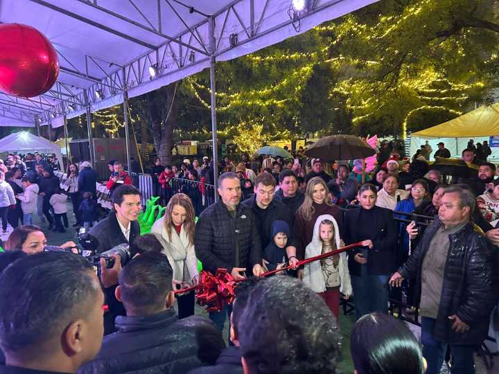 Encabeza Adrián de la Garza encendido de pino en Monterrey