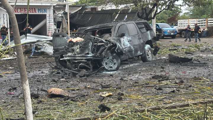 Sube a seis el número de muertos por explosión de auto bomba en Coahuayana, Michoacán