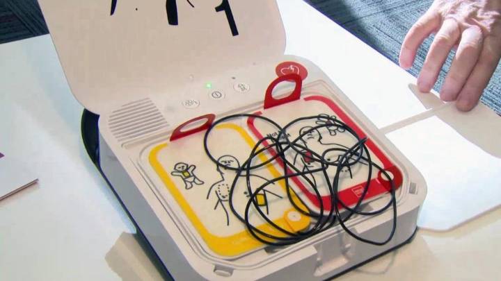 Toronto to consider making AED access mandatory in high