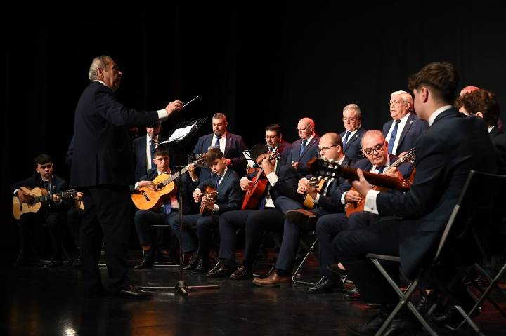 Tomares se sumerge en la navidad con una programación repleta de actividades familiares