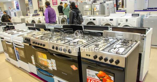 Crisis en la industria de electrodomésticos por caída de ventas: cierres y despidos