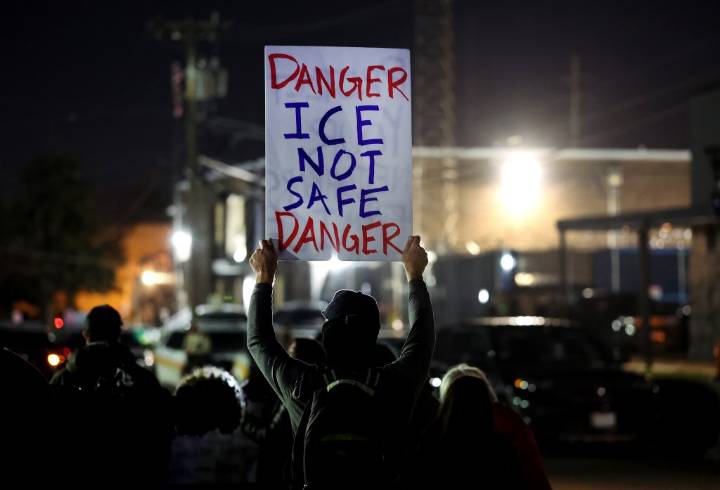 Letters: Don't blame Trump for border crosser's lack of deportation