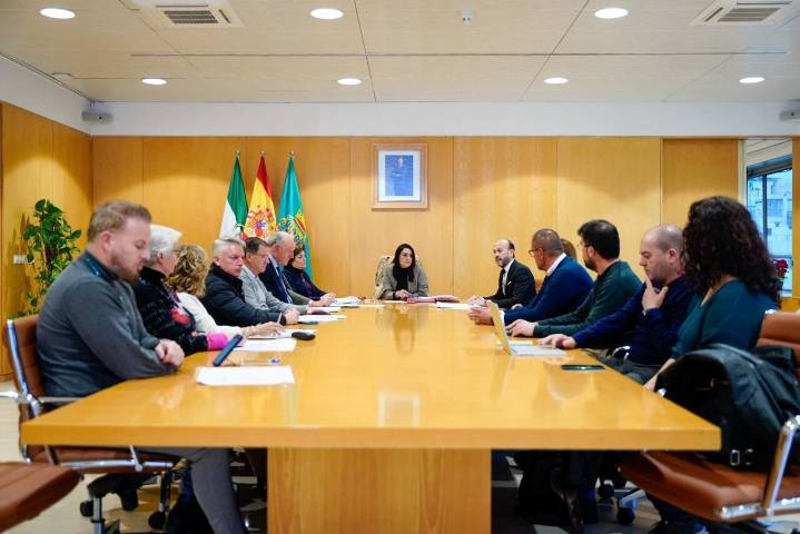 Mairena del Aljarafe amplía su delegación tributaria al OPAEF con el IBI y el IAE