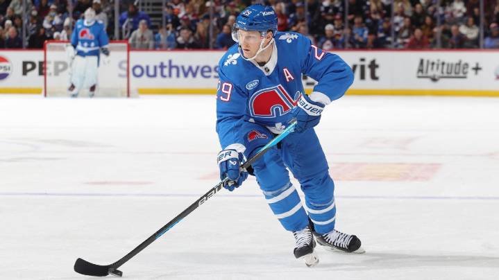 NHL Awards Watch: Who's leading for Hart, Norris, Calder?