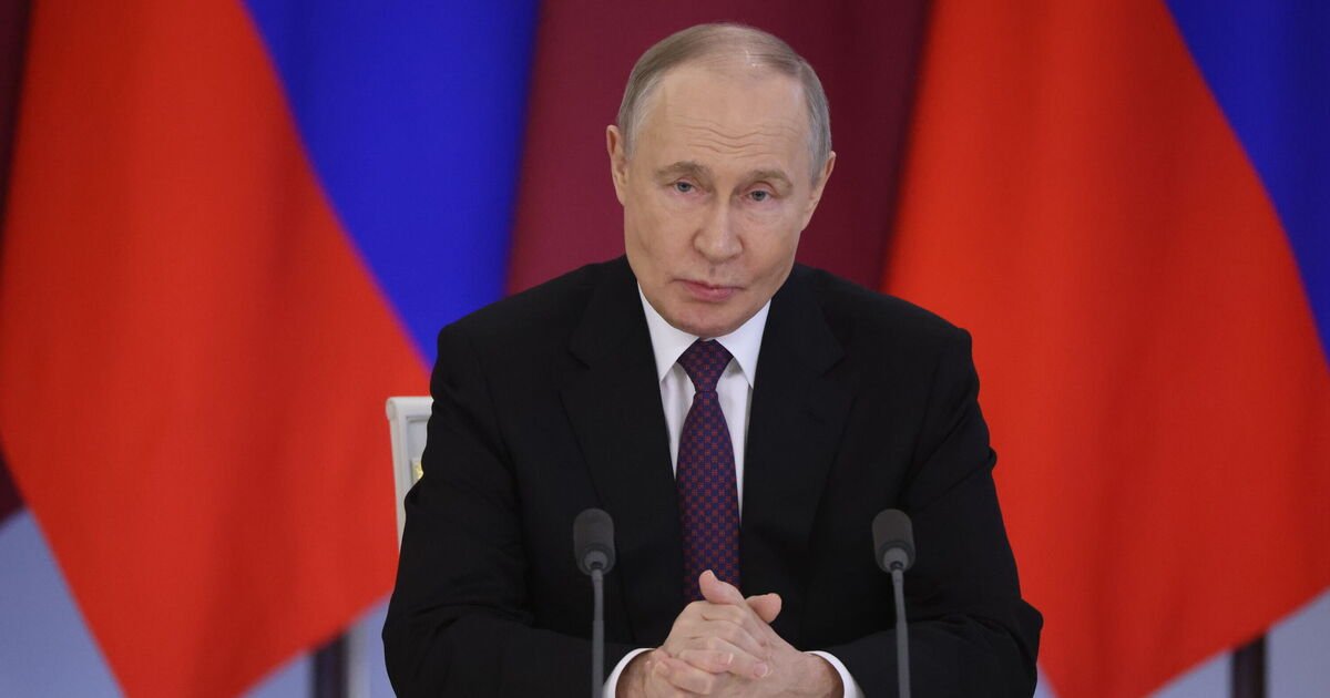 Putin's military alliance grows as he 'signs £1.5bn submarine deal' 