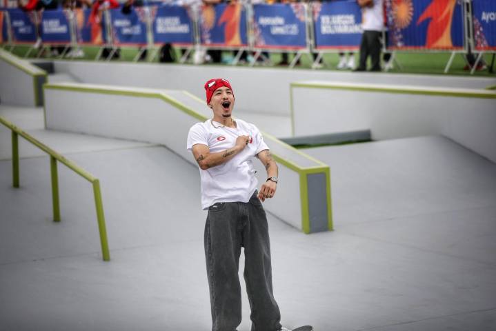 Ángelo Caro logró medalla de oro en el Skateboarding modalidad Street de los Bolivarianos