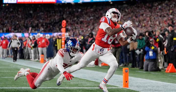 Drake Maye passes for 2 TDs, Patriots become 1st team to 11 wins, defeating Giants 33
