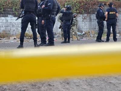 RESUMEN: 7 personas asesinadas y 5 herid…