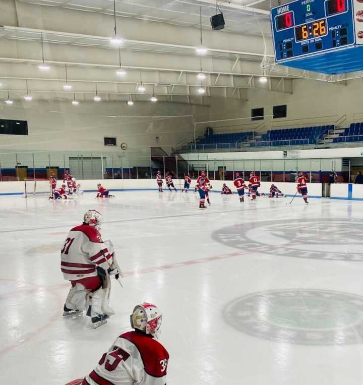 Pope Francis’ Gabe Kolodjay scores go-ahead goal in boys hockey debut