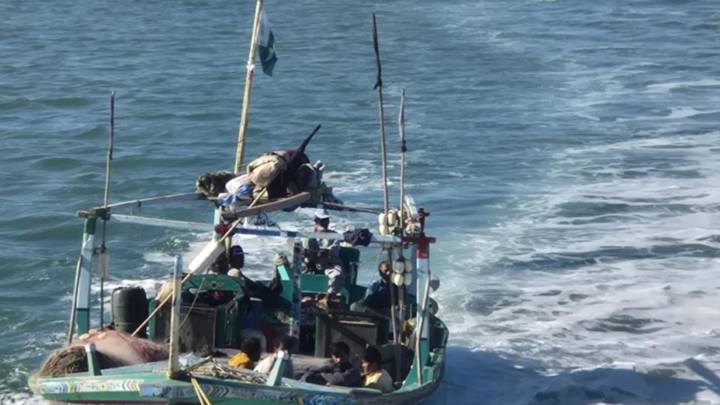 Indian Coast Guard seizes Pakistani boat, 11 crew detained