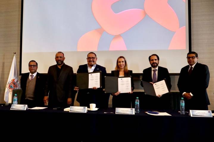 Atestigua Gobierno Municipal firma de convenio entre Banamex y CANACO Servytur...