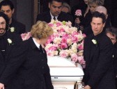 La doble tragedia de Keanu Reeves: perdió a su hija, al amor de su vida y vivió un duelo de 20 años