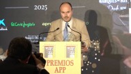 El periodista de OKDIARIO Segundo Sanz gana el Premio Relato de la APP: "La buena política se abre camino"