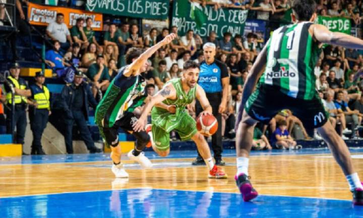 Villa Mitre se fue arriba en la final de Primera