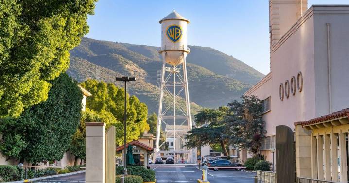 Paramount launches a hostile takeover bid for Warner Bros. Discovery
