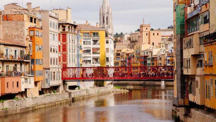 Los ricos europeos y estadounidenses conquistan el centro de Girona