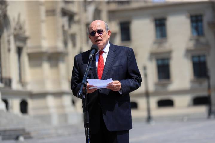 Canciller: salida de migrantes de Chile e ingreso al Perú será de manera regular