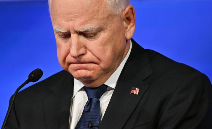 Tony Katz and the Morning News 1st Hr 12/1/25: Black Friday was huge. I cannot understand this economy. Another Indiana Republican threatened over redistricting. Are we at war with Venezuela? Trump de