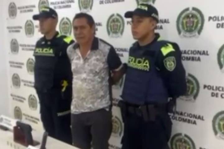 Hombre de 54 años detenido tras amenazar a joven con arma traumática