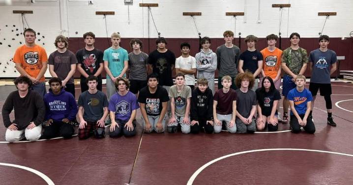 H.S. BOYS WRESTLING: Cal-Mum captures home victory against Warsaw