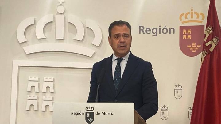 Ortuño dice que harán "todos los esfuerzos posibles" para cumplir con la subida salarial de los funcionarios de 2025