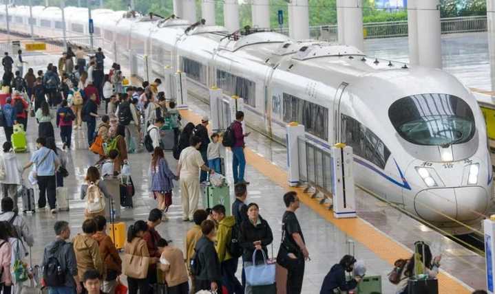 China estrena tren de alta velocidad hacia Vietnam para potenciar comercio y turismo
