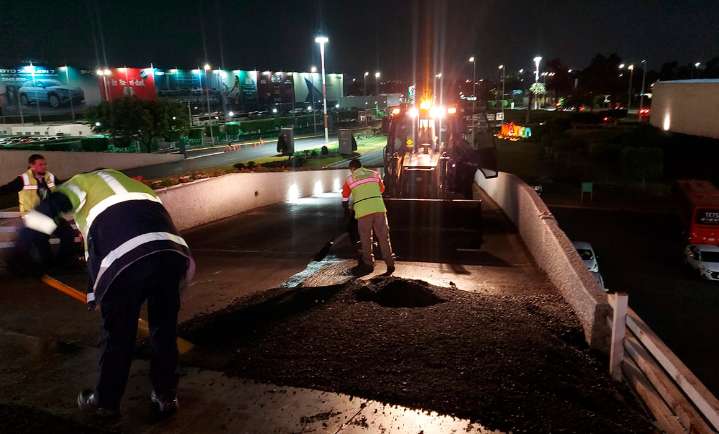 Por asentamiento natural, hundimiento en rampa de acceso: AICM