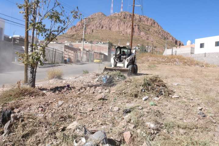 Limpia Municipio terrenos baldíos y tiraderos clandestinos