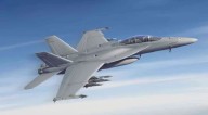 Cazas F-18 de EEUU irrumpen en espacio aéreo venezolano