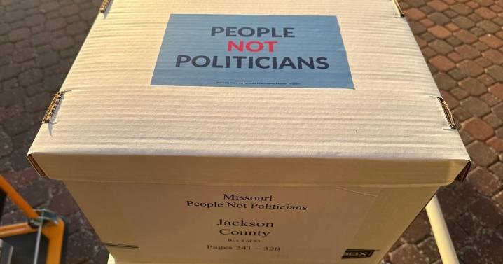Opponents of Trump-backed redistricting in Missouri submit a petition to force a public vote