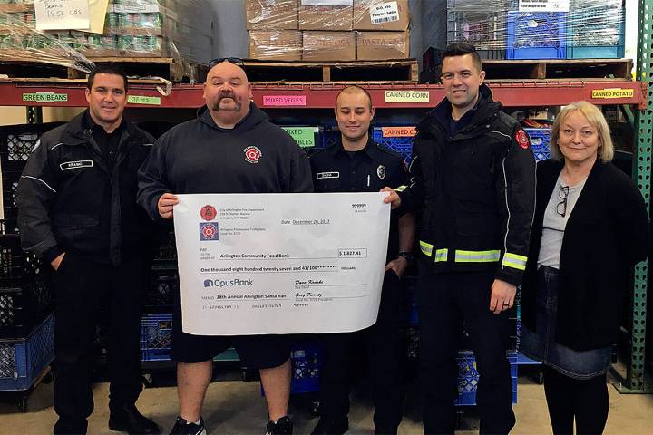 Santa to ride a fire engine in Arlington and Stanwood