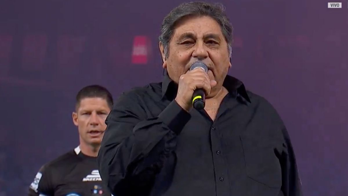 VIDEO| Emoción pura: Mario Álvarez Quiroga cantó el Himno Nacional Argentino en…