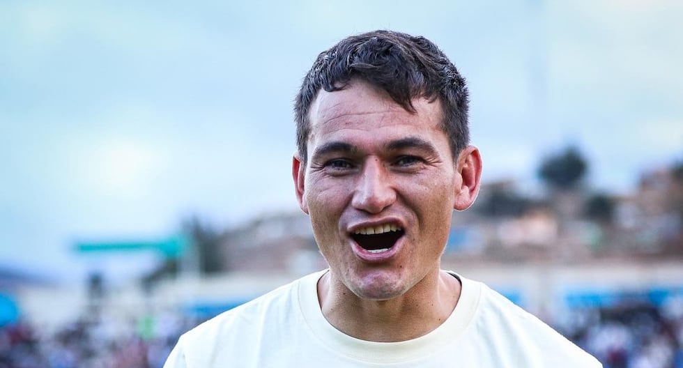 Universitario | “Quizá su amor por la ‘U’ no alcanzó para rechazar un sueldo más jugoso”: Renato Cisneros sobre la partida de Jairo Vélez a Alianza Lima